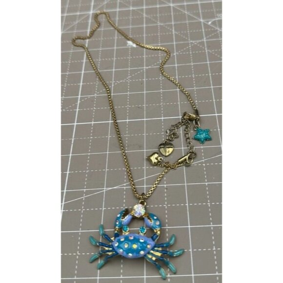 Betsy Johnson Crab Pendant Necklace Crystals Gold-Tone Chain Charm Drops - Picture 1 of 5